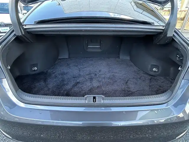 レクサス ＥＳ 300h バージョンL 福岡県 2023(令5)年 2.9万km ソニッククロム ワンオーナー/サンルーフ/デジタルアウターミラー/純正12.3インチコネクティッドナビ/　（AM/FM/Miracast/Bluetooth/フルセグTV/ナビ有）/フロント/サイド/バックカメラ/パノラミックビューモニター/レクサスセーフティーセンス/・プリクラッシュセーフティ/・レーントレーシングアシスト/・オートマチックハイビーム/・ロードサインアシスト/・レーダークルーズコントロール/・先行車発進告知機能/クリアランスソナー/コーナーセンサー/ブラインドスポッドモニター/リアクロストラフィックアシスト/リアカメラディテクッション/純正18インチAW/茶/黒レザーシート/パワーシート（D/N）/シートメモリ（D/N）/シートヒーター（全席）/エアシート（全席）/ステアリングヒーター/デジタルインナーミラー/前後ドライブレコーダー/置くだけ充電/AC100V/パドルシフト/純正フロアマット/後席サンシェード/ISOFIX/スペアキー×1/カードキー×1/保証書/取扱説明書/ナビ取扱説明書