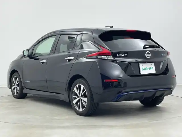 日産 リーフ X 新潟県 2019(平31)年 8.1万km スーパーブラック ワンオーナー/プロパイロット/純正メモリナビ/　フルセグTV/Bluetooth/CD/DVD/USB/衝突被害軽減ブレーキ/レーダークルーズコントロール/BSW(後側方車両検知警報)/RCTA(後退時車両検知警報)/前席シートヒーター/アラウンドビューモニター/スマートルームミラー/ドライブレコーダー【DJ4-S】/ビルトインETC/ステアリングヒーター/前後コーナーセンサー/横滑り防止装置/レザーステアリング/ステアリングスイッチ