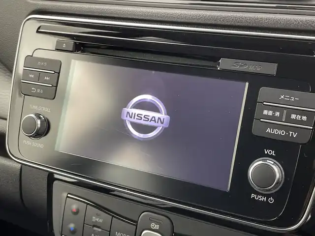 日産 リーフ X 新潟県 2019(平31)年 8.1万km スーパーブラック ワンオーナー/プロパイロット/純正メモリナビ/　フルセグTV/Bluetooth/CD/DVD/USB/衝突被害軽減ブレーキ/レーダークルーズコントロール/BSW(後側方車両検知警報)/RCTA(後退時車両検知警報)/前席シートヒーター/アラウンドビューモニター/スマートルームミラー/ドライブレコーダー【DJ4-S】/ビルトインETC/ステアリングヒーター/前後コーナーセンサー/横滑り防止装置/レザーステアリング/ステアリングスイッチ