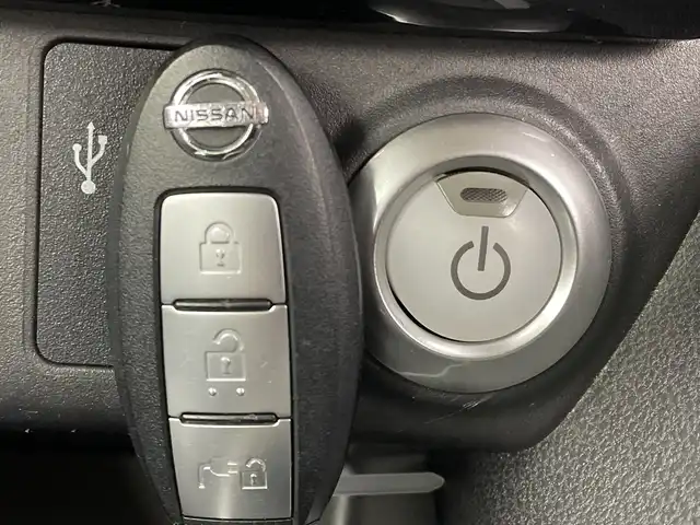 日産 リーフ X 新潟県 2019(平31)年 8.1万km スーパーブラック ワンオーナー/プロパイロット/純正メモリナビ/　フルセグTV/Bluetooth/CD/DVD/USB/衝突被害軽減ブレーキ/レーダークルーズコントロール/BSW(後側方車両検知警報)/RCTA(後退時車両検知警報)/前席シートヒーター/アラウンドビューモニター/スマートルームミラー/ドライブレコーダー【DJ4-S】/ビルトインETC/ステアリングヒーター/前後コーナーセンサー/横滑り防止装置/レザーステアリング/ステアリングスイッチ