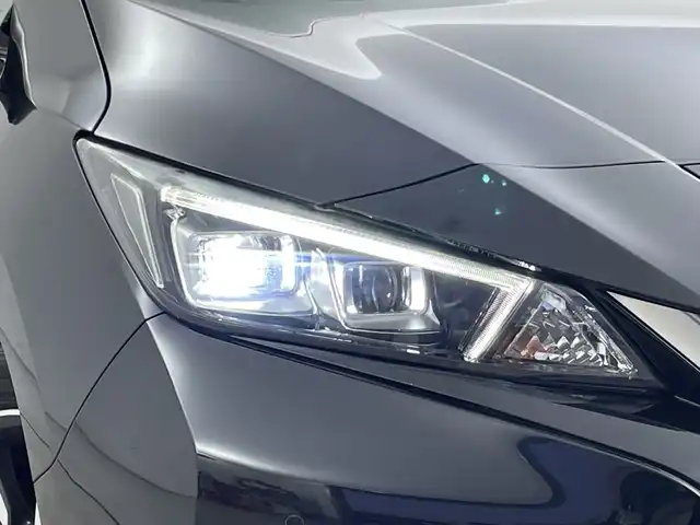 日産 リーフ X 新潟県 2019(平31)年 8.1万km スーパーブラック ワンオーナー/プロパイロット/純正メモリナビ/　フルセグTV/Bluetooth/CD/DVD/USB/衝突被害軽減ブレーキ/レーダークルーズコントロール/BSW(後側方車両検知警報)/RCTA(後退時車両検知警報)/前席シートヒーター/アラウンドビューモニター/スマートルームミラー/ドライブレコーダー【DJ4-S】/ビルトインETC/ステアリングヒーター/前後コーナーセンサー/横滑り防止装置/レザーステアリング/ステアリングスイッチ