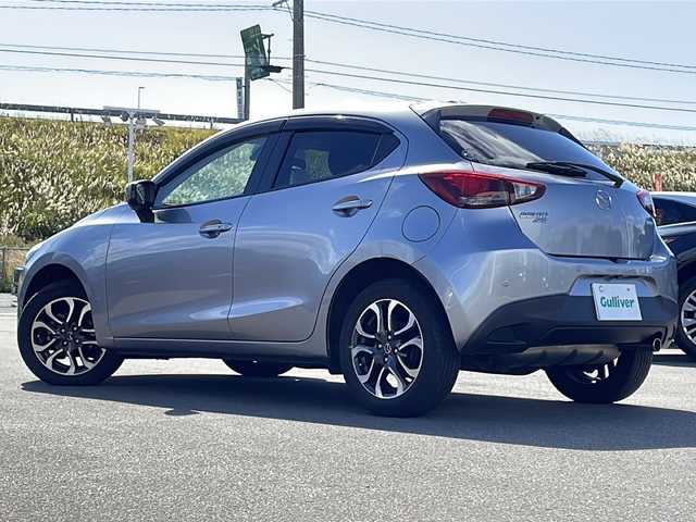 マツダ デミオ XD ツーリング 青森県 2015(平27)年 8.4万km アルミニウムメタリック ・4WD/・ディーゼルターボ/・純正ナビ/・Bluetooth/・フルセグTV/・バックカメラ/・衝突軽減ブレーキ/・クルーズコントロール/・レーンキープアシスト/・コーナーセンサー/・純正LEDヘッドライト/・純正16AW/・オートライト/・プッシュスタート/・スマートキー/・パドルシフト/・スペアキーあり