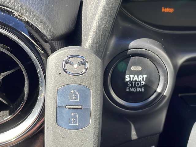 マツダ デミオ XD ツーリング 青森県 2015(平27)年 8.4万km アルミニウムメタリック ・4WD/・ディーゼルターボ/・純正ナビ/・Bluetooth/・フルセグTV/・バックカメラ/・衝突軽減ブレーキ/・クルーズコントロール/・レーンキープアシスト/・コーナーセンサー/・純正LEDヘッドライト/・純正16AW/・オートライト/・プッシュスタート/・スマートキー/・パドルシフト/・スペアキーあり