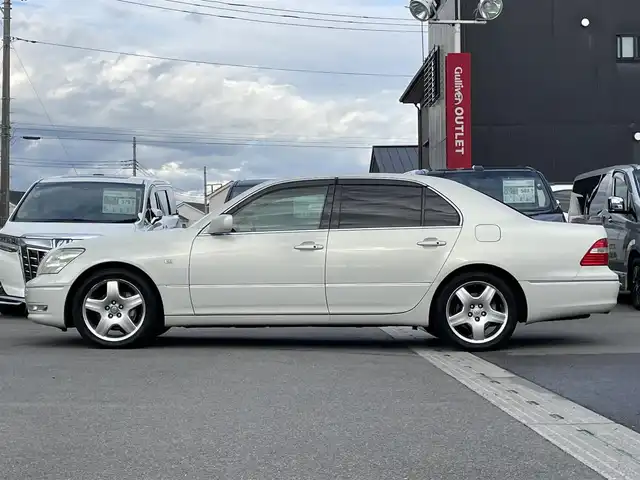 トヨタ セルシオ eRタイプ 群馬県 2006(平18)年 6.1万km シルキーホワイトパールクリスタルシャイン 純正ナビ/サンルーフ/バックカメラ　/前席シートヒーター　/前席エアシート　/リア電動カーテン　/ステアングスイッチ　/電動シートベルト調整　/ＴＲＣ　/木目調内装　/電動格納ミラー　/黒革シート　/後期モデル/ニーサイドエアバック/純正ETC/クルーズコントロール/前方ドラレコ/純正フロアマット/AFS