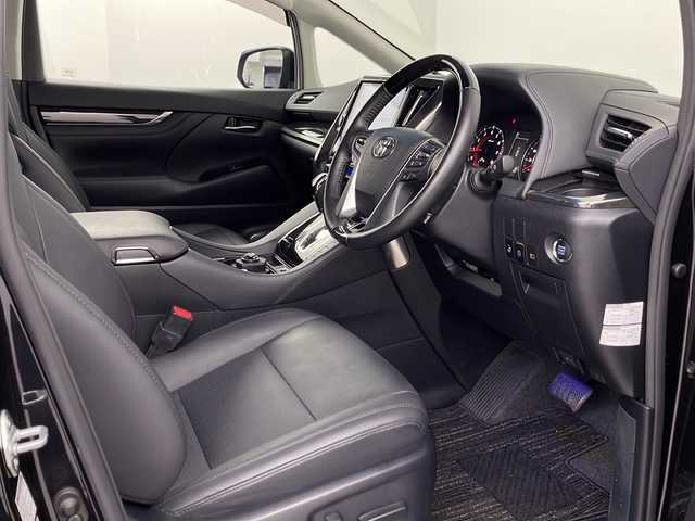 トヨタ アルファード S Cパッケージ 埼玉県 2020(令2)年 4.5万km スパークリングブラックパールクリスタルシャイン モデリスタエアロ　/後席モニター　/社外ナビ　/　AM/FM/CD/DVD/BT/バックカメラ　/ビルトインＥＴＣ　/電動リアゲート　/シートヒーター　/エアシート　/ステアリングヒーター　/メモリ付きパワーシート　/両側パワースライドドア/レーダークルーズコントロール　/レーンキープアシスト/衝突軽減システム/コーナーセンサー/電子パーキング/オートブレーキホールド/ＬＥＤヘッドライト/オートマティックハイビーム/フォグランプ/オットマン/純正アルミホイール/純正フロアマット