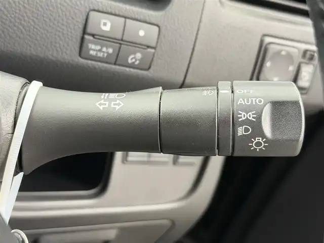 日産 セレナ ライダー Bライン Sハイブリッド 愛知県 2013(平25)年 7.5万km スーパーブラック ナビ　/フリップダウンモニター　/両側パワスラ　/ビルトＥＴＣ　/クルコン　/電格ミラー　/ステアリングスイッチ　/ＵＳＢ／ＡＵＸ　/スマートキー　/HIDライト　/スタッドレス積込　/保証書　/取説　/記録簿　/スペアキー