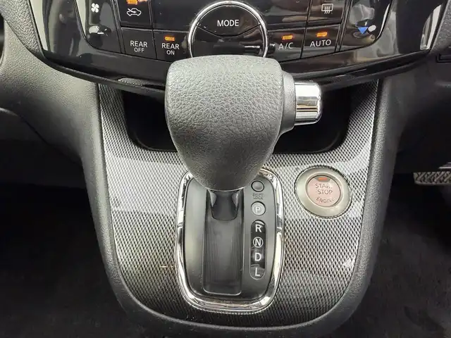 日産 セレナ ライダー Bライン Sハイブリッド 愛知県 2013(平25)年 7.5万km スーパーブラック ナビ　/フリップダウンモニター　/両側パワスラ　/ビルトＥＴＣ　/クルコン　/電格ミラー　/ステアリングスイッチ　/ＵＳＢ／ＡＵＸ　/スマートキー　/HIDライト　/スタッドレス積込　/保証書　/取説　/記録簿　/スペアキー