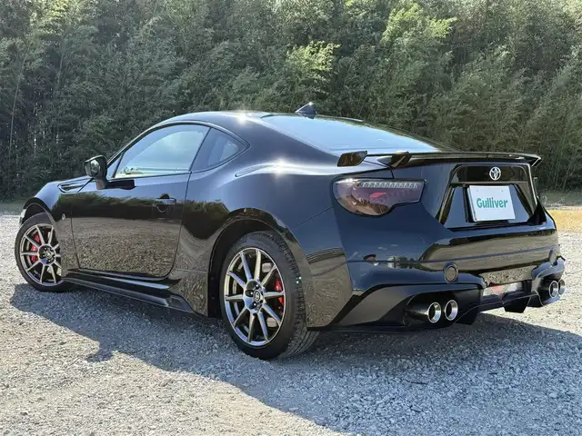 トヨタ ８６ GT リミテッド 兵庫県 2018(平30)年 2.5万km クリスタルブラックシリカ TRDエアロ(F S RU)/TRDマフラー/TRDフロントタワーバー/社外ナビ/フルセグTV/Bluetooth接続/Bカメラ/純正17インチAW/純正ドラレコ/LEDヘッドライトスマートキー2個/TRDプッシュスタート＆スカッフプレート