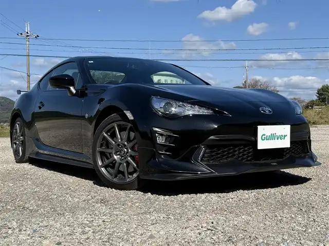トヨタ ８６ GT リミテッド 兵庫県 2018(平30)年 2.5万km クリスタルブラックシリカ TRDエアロ(F S RU)/TRDマフラー/TRDフロントタワーバー/社外ナビ/フルセグTV/Bluetooth接続/Bカメラ/純正17インチAW/純正ドラレコ/LEDヘッドライトスマートキー2個/TRDプッシュスタート＆スカッフプレート