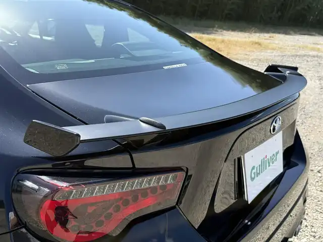 トヨタ ８６ GT リミテッド 兵庫県 2018(平30)年 2.5万km クリスタルブラックシリカ TRDエアロ(F S RU)/TRDマフラー/TRDフロントタワーバー/社外ナビ/フルセグTV/Bluetooth接続/Bカメラ/純正17インチAW/純正ドラレコ/LEDヘッドライトスマートキー2個/TRDプッシュスタート＆スカッフプレート