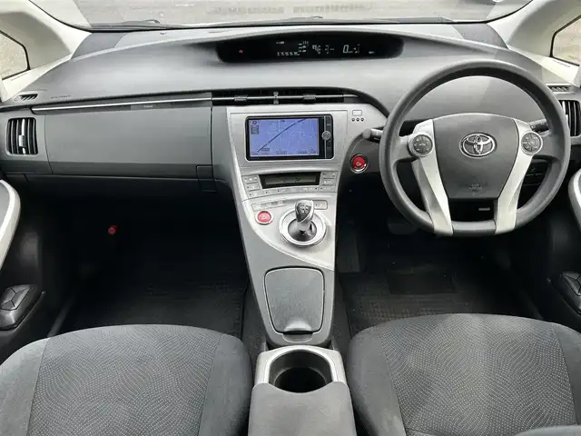 トヨタ プリウス S 千葉県 2013(平25)年 4.2万km ホワイトパールクリスタルシャイン 純正SDナビ/CD/DVD/Bluetooth/フルセグTV/バックカメラ/ドライブレコーダー(DRT-H61A)/プッシュスタート/スマートキー/スペアキー×1/ビルトインETC/純正フロアマット/保証書/取扱説明書