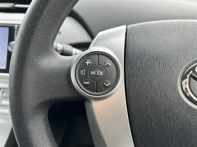 トヨタ プリウス S 千葉県 2013(平25)年 4.2万km ホワイトパールクリスタルシャイン 純正SDナビ/CD/DVD/Bluetooth/フルセグTV/バックカメラ/ドライブレコーダー(DRT-H61A)/プッシュスタート/スマートキー/スペアキー×1/ビルトインETC/純正フロアマット/保証書/取扱説明書