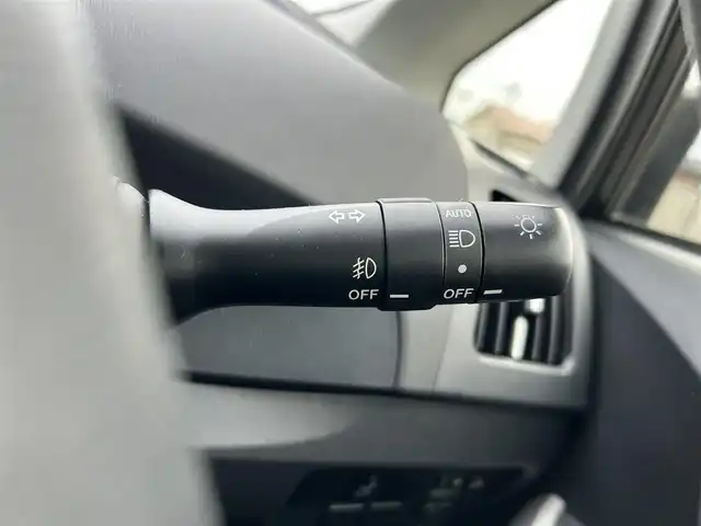 トヨタ プリウス S 千葉県 2013(平25)年 4.2万km ホワイトパールクリスタルシャイン 純正SDナビ/CD/DVD/Bluetooth/フルセグTV/バックカメラ/ドライブレコーダー(DRT-H61A)/プッシュスタート/スマートキー/スペアキー×1/ビルトインETC/純正フロアマット/保証書/取扱説明書