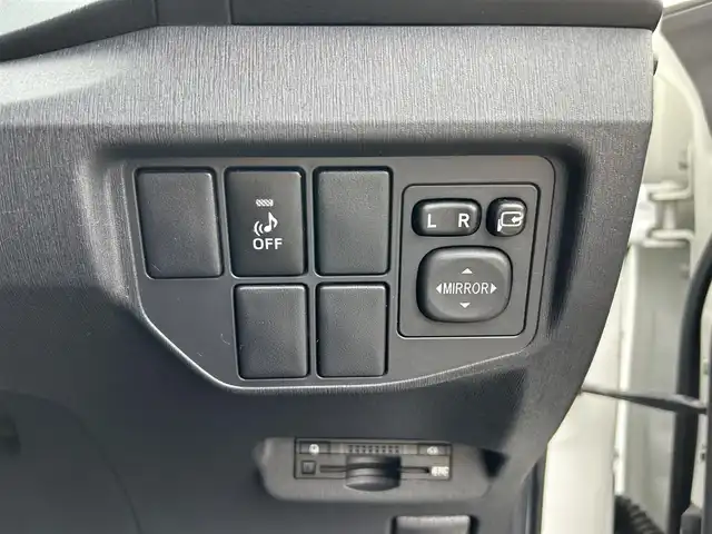 トヨタ プリウス S 千葉県 2013(平25)年 4.2万km ホワイトパールクリスタルシャイン 純正SDナビ/CD/DVD/Bluetooth/フルセグTV/バックカメラ/ドライブレコーダー(DRT-H61A)/プッシュスタート/スマートキー/スペアキー×1/ビルトインETC/純正フロアマット/保証書/取扱説明書