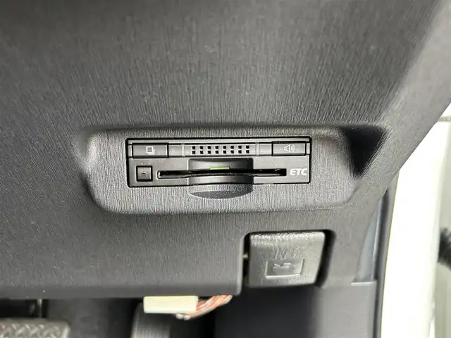 トヨタ プリウス S 千葉県 2013(平25)年 4.2万km ホワイトパールクリスタルシャイン 純正SDナビ/CD/DVD/Bluetooth/フルセグTV/バックカメラ/ドライブレコーダー(DRT-H61A)/プッシュスタート/スマートキー/スペアキー×1/ビルトインETC/純正フロアマット/保証書/取扱説明書