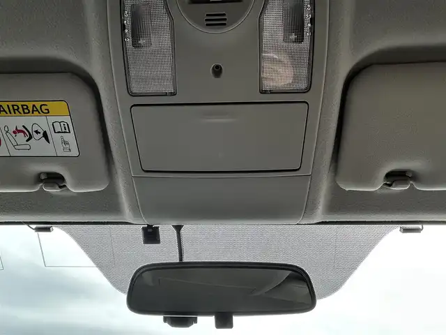 トヨタ プリウス S 千葉県 2013(平25)年 4.2万km ホワイトパールクリスタルシャイン 純正SDナビ/CD/DVD/Bluetooth/フルセグTV/バックカメラ/ドライブレコーダー(DRT-H61A)/プッシュスタート/スマートキー/スペアキー×1/ビルトインETC/純正フロアマット/保証書/取扱説明書