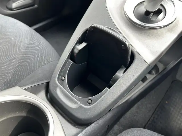 トヨタ プリウス S 千葉県 2013(平25)年 4.2万km ホワイトパールクリスタルシャイン 純正SDナビ/CD/DVD/Bluetooth/フルセグTV/バックカメラ/ドライブレコーダー(DRT-H61A)/プッシュスタート/スマートキー/スペアキー×1/ビルトインETC/純正フロアマット/保証書/取扱説明書