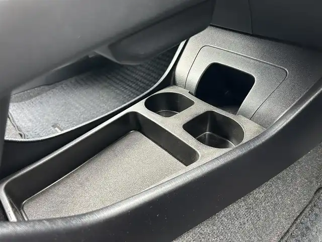 トヨタ プリウス S 千葉県 2013(平25)年 4.2万km ホワイトパールクリスタルシャイン 純正SDナビ/CD/DVD/Bluetooth/フルセグTV/バックカメラ/ドライブレコーダー(DRT-H61A)/プッシュスタート/スマートキー/スペアキー×1/ビルトインETC/純正フロアマット/保証書/取扱説明書