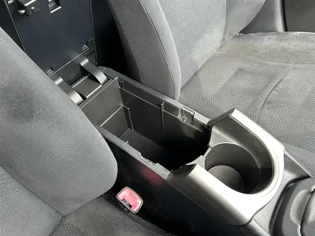 トヨタ プリウス S 千葉県 2013(平25)年 4.2万km ホワイトパールクリスタルシャイン 純正SDナビ/CD/DVD/Bluetooth/フルセグTV/バックカメラ/ドライブレコーダー(DRT-H61A)/プッシュスタート/スマートキー/スペアキー×1/ビルトインETC/純正フロアマット/保証書/取扱説明書