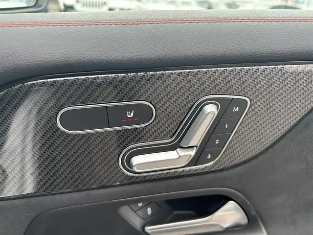 メルセデス・ベンツ ＧＬＢ２００ｄ AMGライン 滋賀県 2020(令2)年 2.2万km デジタルホワイト ＡＭＧライン/ハーフレザー/・メモリ付きパワーシート/・シートヒーター/レーダーセーフティＰＫＧ/ＡＣＣ/ＢＳＭ/３６０°カメラ/アンビエントライト/純正ナビ（ＢＴ／ＤＴＶ／）/ワイヤレスチャージ/純正19インチAW