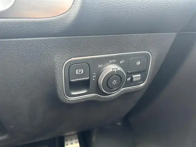 メルセデス・ベンツ ＧＬＢ２００ｄ AMGライン 滋賀県 2020(令2)年 2.2万km デジタルホワイト ＡＭＧライン/ハーフレザー/・メモリ付きパワーシート/・シートヒーター/レーダーセーフティＰＫＧ/ＡＣＣ/ＢＳＭ/３６０°カメラ/アンビエントライト/純正ナビ（ＢＴ／ＤＴＶ／）/ワイヤレスチャージ/純正19インチAW