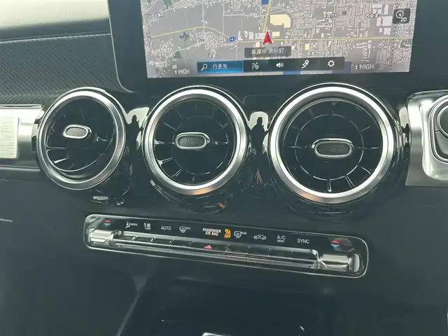 メルセデス・ベンツ ＧＬＢ２００ｄ AMGライン 滋賀県 2020(令2)年 2.2万km デジタルホワイト ＡＭＧライン/ハーフレザー/・メモリ付きパワーシート/・シートヒーター/レーダーセーフティＰＫＧ/ＡＣＣ/ＢＳＭ/３６０°カメラ/アンビエントライト/純正ナビ（ＢＴ／ＤＴＶ／）/ワイヤレスチャージ/純正19インチAW