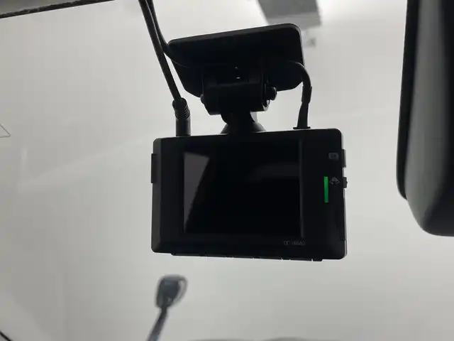 トヨタ ハイラックス Z 三重県 2021(令3)年 1.9万km ダークブルーマイカ /禁煙車//純正7型ナビ/　フルセグTV/Bluetooth//TRD製格納ステップ//コーナーセンサー//フォグライト//レーダークルーズコントロール//純正アルミホイール//前後ドラレコ//バックカメラ//鍵付きトノカバー//ヒッチメンバー//ETC//ステアリングスイッチ//プッシュスタート//スマートキー