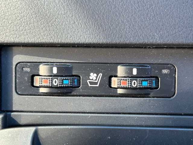 レクサス ＲＸ 宮城県 2013(平25)年 5.2万km ホワイトパールクリスタルシャイン 走行距離：51953km/モデリスタエアロ/１００Ｖ充電/サンルーフ/シートヒーター・エアシート/純正ナビ/追従機能付きクルーズコントロール/電動リアゲート/レザーシート/前後コーナーセンサー/純正フロアマット/純正アルミホイール/ＬＥＤライト/バックカメラ/ＥＴＣ/左サイドカメラ/ステアリングヒーター/純正ドアバイザー/ヘッドライトウォッシャー/AM・FM・TV・BT・AUX・USB・DISC・HDD