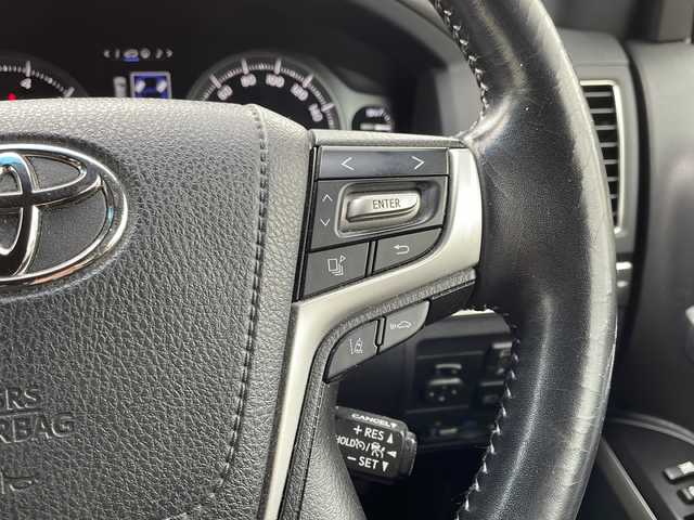 トヨタ ランドクルーザー ZX 山口県 2019(令1)年 5.7万km アティチュードブラックマイカ ワンオーナー/サンルーフ/茶レザーシート/前席/セカンドパワーシート/前席/セカンドシートヒーター/前席エアシート/サードシート電動格納/純正ナビ/DVD/CD/SD/MSV/USB/AUX/BT/純正フルセグTV/全周囲カメラ/純正LEDヘッドライト/純正フォグランプ/オートライト/オートハイビーム/純正２０インチアルミホイール/社外エアロ/ルーフレール/ウッドコンビステアリング/ステアリングヒーター/ステアリングスイッチ/クルーズコントロール/ウッド調パネル/衝突被害軽減ブレーキ/LDA/BSM/横滑り防止/コーナーセンサー/スマートキー×２/ビルトインETC2.0/純正フロアマット/トランクフロアマット/純正ドアバイザー/ドライブレコーダー/電動格納ウインカードアミラー(オート機能付き)