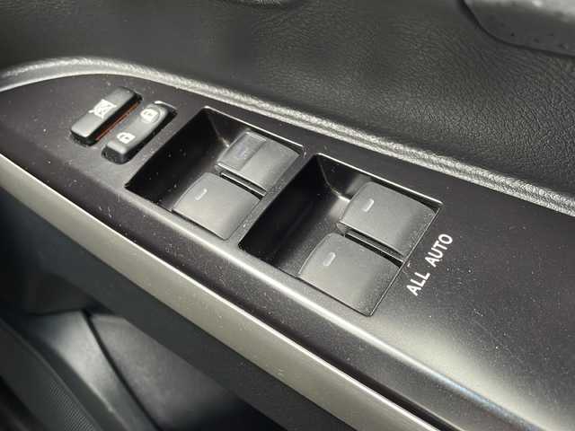 トヨタ ランドクルーザー ZX 山口県 2019(令1)年 5.7万km アティチュードブラックマイカ ワンオーナー/サンルーフ/茶レザーシート/前席/セカンドパワーシート/前席/セカンドシートヒーター/前席エアシート/サードシート電動格納/純正ナビ/DVD/CD/SD/MSV/USB/AUX/BT/純正フルセグTV/全周囲カメラ/純正LEDヘッドライト/純正フォグランプ/オートライト/オートハイビーム/純正２０インチアルミホイール/社外エアロ/ルーフレール/ウッドコンビステアリング/ステアリングヒーター/ステアリングスイッチ/クルーズコントロール/ウッド調パネル/衝突被害軽減ブレーキ/LDA/BSM/横滑り防止/コーナーセンサー/スマートキー×２/ビルトインETC2.0/純正フロアマット/トランクフロアマット/純正ドアバイザー/ドライブレコーダー/電動格納ウインカードアミラー(オート機能付き)