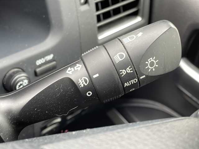 トヨタ ランドクルーザー ZX 山口県 2019(令1)年 5.7万km アティチュードブラックマイカ ワンオーナー/サンルーフ/茶レザーシート/前席/セカンドパワーシート/前席/セカンドシートヒーター/前席エアシート/サードシート電動格納/純正ナビ/DVD/CD/SD/MSV/USB/AUX/BT/純正フルセグTV/全周囲カメラ/純正LEDヘッドライト/純正フォグランプ/オートライト/オートハイビーム/純正２０インチアルミホイール/社外エアロ/ルーフレール/ウッドコンビステアリング/ステアリングヒーター/ステアリングスイッチ/クルーズコントロール/ウッド調パネル/衝突被害軽減ブレーキ/LDA/BSM/横滑り防止/コーナーセンサー/スマートキー×２/ビルトインETC2.0/純正フロアマット/トランクフロアマット/純正ドアバイザー/ドライブレコーダー/電動格納ウインカードアミラー(オート機能付き)