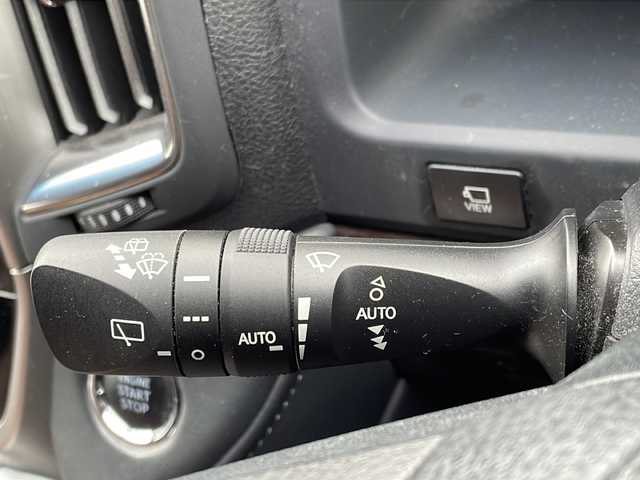 トヨタ ランドクルーザー ZX 山口県 2019(令1)年 5.7万km アティチュードブラックマイカ ワンオーナー/サンルーフ/茶レザーシート/前席/セカンドパワーシート/前席/セカンドシートヒーター/前席エアシート/サードシート電動格納/純正ナビ/DVD/CD/SD/MSV/USB/AUX/BT/純正フルセグTV/全周囲カメラ/純正LEDヘッドライト/純正フォグランプ/オートライト/オートハイビーム/純正２０インチアルミホイール/社外エアロ/ルーフレール/ウッドコンビステアリング/ステアリングヒーター/ステアリングスイッチ/クルーズコントロール/ウッド調パネル/衝突被害軽減ブレーキ/LDA/BSM/横滑り防止/コーナーセンサー/スマートキー×２/ビルトインETC2.0/純正フロアマット/トランクフロアマット/純正ドアバイザー/ドライブレコーダー/電動格納ウインカードアミラー(オート機能付き)