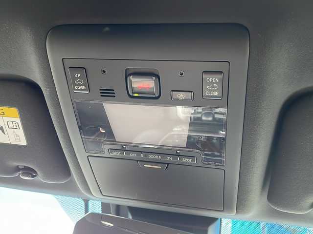 トヨタ ランドクルーザー ZX 山口県 2019(令1)年 5.7万km アティチュードブラックマイカ ワンオーナー/サンルーフ/茶レザーシート/前席/セカンドパワーシート/前席/セカンドシートヒーター/前席エアシート/サードシート電動格納/純正ナビ/DVD/CD/SD/MSV/USB/AUX/BT/純正フルセグTV/全周囲カメラ/純正LEDヘッドライト/純正フォグランプ/オートライト/オートハイビーム/純正２０インチアルミホイール/社外エアロ/ルーフレール/ウッドコンビステアリング/ステアリングヒーター/ステアリングスイッチ/クルーズコントロール/ウッド調パネル/衝突被害軽減ブレーキ/LDA/BSM/横滑り防止/コーナーセンサー/スマートキー×２/ビルトインETC2.0/純正フロアマット/トランクフロアマット/純正ドアバイザー/ドライブレコーダー/電動格納ウインカードアミラー(オート機能付き)