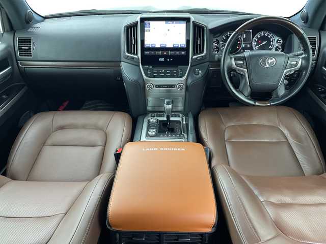 トヨタ ランドクルーザー ZX 道央・札幌 2019(令1)年 5.7万km アティチュードブラックマイカ ・ワンオーナー/・純正ナビ&DVD&CD&SD&MSV&USB&AUX&BT/・サンルーフ/・全周囲カメラ/・フロント/サイドカメラ/・トヨタセーフティセンス/・衝突被害軽減ブレーキ/・LDA/・BSM/・横滑り防止/・コーナーセンサー/・クルーズコントロール/・前席/セカンドパワーシート/・メモリ付シート/・前席/セカンドシートヒーター/・前席エアシート/・茶レザーシート/・サードシート電動格納/・ドライブレコーダー/・ビルトインETC2.0/・ステアリングスイッチ/・純正ドアバイザー/・純正フロアマット/・トランクフロアマット/・電動格納ウインカードアミラー(オート機能付き)/・純正LEDヘッドライト/・純正フォグランプ/・オートライト/・オートハイビーム/・純正２０インチアルミホイール/・社外エアロ/・ルーフレール/・スマートキー×２