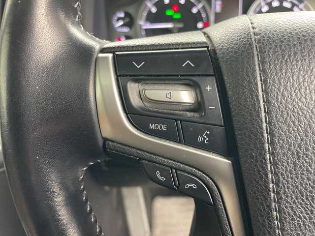 トヨタ ランドクルーザー ZX 道央・札幌 2019(令1)年 5.7万km アティチュードブラックマイカ ・ワンオーナー/・純正ナビ&DVD&CD&SD&MSV&USB&AUX&BT/・サンルーフ/・全周囲カメラ/・フロント/サイドカメラ/・トヨタセーフティセンス/・衝突被害軽減ブレーキ/・LDA/・BSM/・横滑り防止/・コーナーセンサー/・クルーズコントロール/・前席/セカンドパワーシート/・メモリ付シート/・前席/セカンドシートヒーター/・前席エアシート/・茶レザーシート/・サードシート電動格納/・ドライブレコーダー/・ビルトインETC2.0/・ステアリングスイッチ/・純正ドアバイザー/・純正フロアマット/・トランクフロアマット/・電動格納ウインカードアミラー(オート機能付き)/・純正LEDヘッドライト/・純正フォグランプ/・オートライト/・オートハイビーム/・純正２０インチアルミホイール/・社外エアロ/・ルーフレール/・スマートキー×２