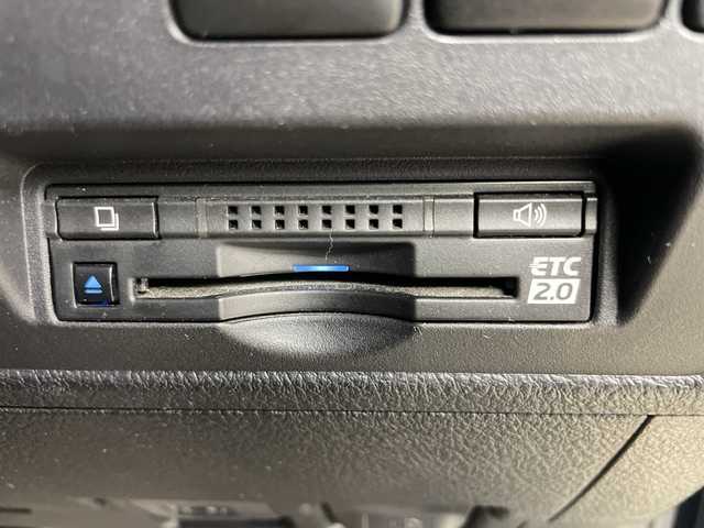 トヨタ ランドクルーザー ZX 道央・札幌 2019(令1)年 5.7万km アティチュードブラックマイカ ・ワンオーナー/・純正ナビ&DVD&CD&SD&MSV&USB&AUX&BT/・サンルーフ/・全周囲カメラ/・フロント/サイドカメラ/・トヨタセーフティセンス/・衝突被害軽減ブレーキ/・LDA/・BSM/・横滑り防止/・コーナーセンサー/・クルーズコントロール/・前席/セカンドパワーシート/・メモリ付シート/・前席/セカンドシートヒーター/・前席エアシート/・茶レザーシート/・サードシート電動格納/・ドライブレコーダー/・ビルトインETC2.0/・ステアリングスイッチ/・純正ドアバイザー/・純正フロアマット/・トランクフロアマット/・電動格納ウインカードアミラー(オート機能付き)/・純正LEDヘッドライト/・純正フォグランプ/・オートライト/・オートハイビーム/・純正２０インチアルミホイール/・社外エアロ/・ルーフレール/・スマートキー×２