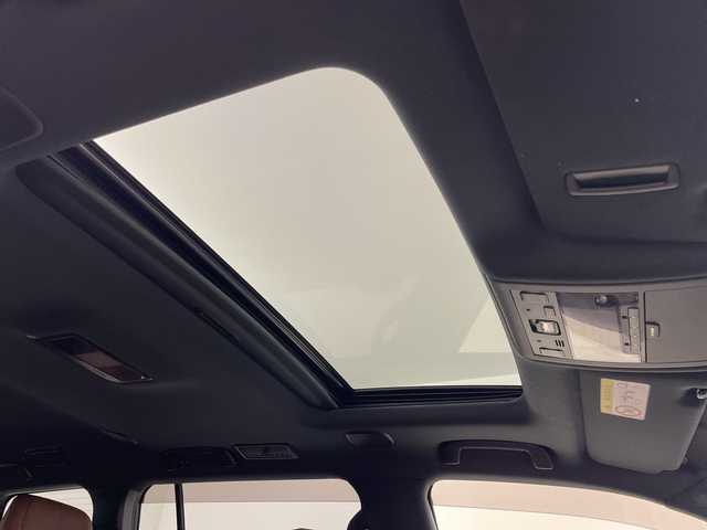 トヨタ ランドクルーザー ZX 道央・札幌 2019(令1)年 5.7万km アティチュードブラックマイカ ・ワンオーナー/・純正ナビ&DVD&CD&SD&MSV&USB&AUX&BT/・サンルーフ/・全周囲カメラ/・フロント/サイドカメラ/・トヨタセーフティセンス/・衝突被害軽減ブレーキ/・LDA/・BSM/・横滑り防止/・コーナーセンサー/・クルーズコントロール/・前席/セカンドパワーシート/・メモリ付シート/・前席/セカンドシートヒーター/・前席エアシート/・茶レザーシート/・サードシート電動格納/・ドライブレコーダー/・ビルトインETC2.0/・ステアリングスイッチ/・純正ドアバイザー/・純正フロアマット/・トランクフロアマット/・電動格納ウインカードアミラー(オート機能付き)/・純正LEDヘッドライト/・純正フォグランプ/・オートライト/・オートハイビーム/・純正２０インチアルミホイール/・社外エアロ/・ルーフレール/・スマートキー×２