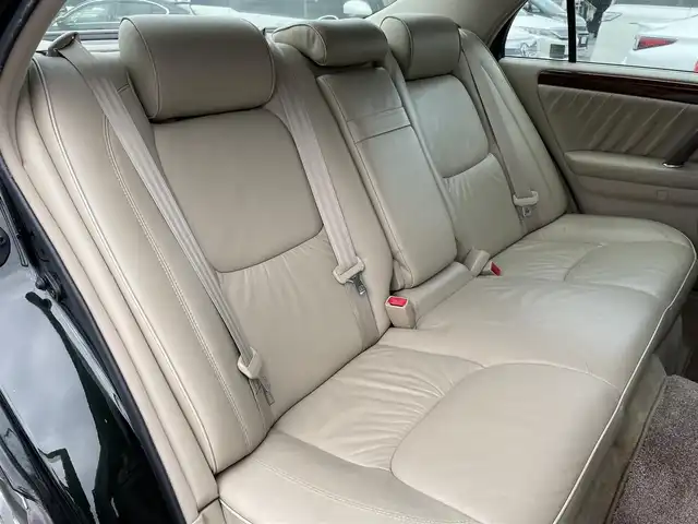 トヨタ クラウン マジェスタ Cタイプ 千葉県 2002(平14)年 5.3万km ブラキッシュグリーンマイカ ベージュ本革シート/純正ナビ/パワーシート/クルーズコントロール/純正キセノンヘッドライト/フォグランプ/ヘッドアップディスプレイ/純正16インチアルミホイール/電動リヤサンシェード/本革巻きステアリング/木目調パネル/サイド＆カーテンエアバッグ/ドアバイザー/新車時保証書