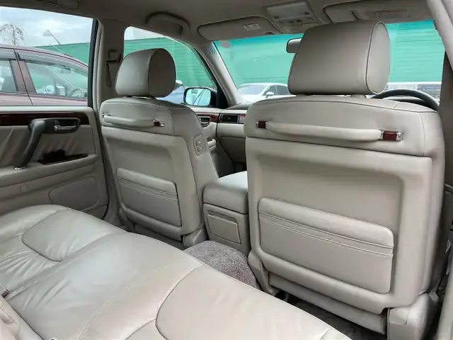 トヨタ クラウン マジェスタ Cタイプ 千葉県 2002(平14)年 5.3万km ブラキッシュグリーンマイカ ベージュ本革シート/純正ナビ/パワーシート/クルーズコントロール/純正キセノンヘッドライト/フォグランプ/ヘッドアップディスプレイ/純正16インチアルミホイール/電動リヤサンシェード/本革巻きステアリング/木目調パネル/サイド＆カーテンエアバッグ/ドアバイザー/新車時保証書