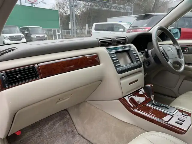 トヨタ クラウン マジェスタ Cタイプ 千葉県 2002(平14)年 5.3万km ブラキッシュグリーンマイカ ベージュ本革シート/純正ナビ/パワーシート/クルーズコントロール/純正キセノンヘッドライト/フォグランプ/ヘッドアップディスプレイ/純正16インチアルミホイール/電動リヤサンシェード/本革巻きステアリング/木目調パネル/サイド＆カーテンエアバッグ/ドアバイザー/新車時保証書