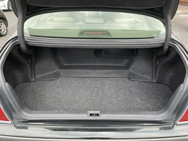 トヨタ クラウン マジェスタ Cタイプ 千葉県 2002(平14)年 5.3万km ブラキッシュグリーンマイカ ベージュ本革シート/純正ナビ/パワーシート/クルーズコントロール/純正キセノンヘッドライト/フォグランプ/ヘッドアップディスプレイ/純正16インチアルミホイール/電動リヤサンシェード/本革巻きステアリング/木目調パネル/サイド＆カーテンエアバッグ/ドアバイザー/新車時保証書