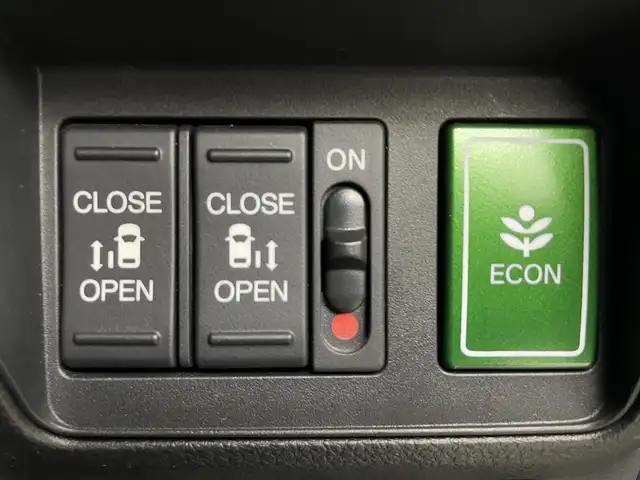 ホンダ オデッセイ G エアロ ホンダセンシング 埼玉県 2018(平30)年 1.7万km プラチナホワイトパール 純正９型ナビ　両側電動　Ｂカメラ　ＥＴＣ　フルセグＴＶ　アダプティブクルーズコントロール　レーンキープ　ＬＥＤヘッドライト　純正フロアマット　スマートキー　ＨＤＭＩ　Ｂｌｕｅｔｏｏｔｈ