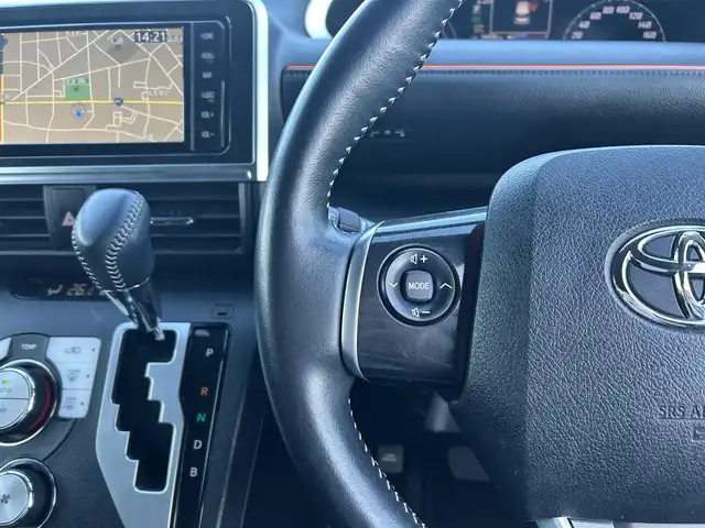 トヨタ シエンタ ハイブリッド ファンベースG 栃木県 2020(令2)年 5.5万km ベージュ トヨタセーフティセンス/・プリクラッシュセーフティ/・レーンディパーチャーアラート/・オートマチックハイビーム/・パーキングサポートブレーキ/・先行車発進お知らせ機能/・クリアランスソナー/純正SDナビ/・フルセグTV/・CD/DVD/BT/・SD/AM.FM/パノラミックビューモニター/ビルトインETC/純正ドライブレコーダー/両側電動スライドドア/クルーズコントロール/ステアリングヒーター/革巻きステアリング/ステアリングスイッチ/D/N席シートヒーター/スマートキー×２/プッシュスタート/LEDヘッドライト/フォグランプ/オートライト/純正フロアマット/純正ドアバイザー/横滑り防止システム/電動格納ウィンカーミラー