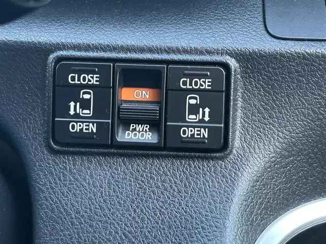 トヨタ シエンタ ハイブリッド ファンベースG 栃木県 2020(令2)年 5.5万km ベージュ トヨタセーフティセンス/・プリクラッシュセーフティ/・レーンディパーチャーアラート/・オートマチックハイビーム/・パーキングサポートブレーキ/・先行車発進お知らせ機能/・クリアランスソナー/純正SDナビ/・フルセグTV/・CD/DVD/BT/・SD/AM.FM/パノラミックビューモニター/ビルトインETC/純正ドライブレコーダー/両側電動スライドドア/クルーズコントロール/ステアリングヒーター/革巻きステアリング/ステアリングスイッチ/D/N席シートヒーター/スマートキー×２/プッシュスタート/LEDヘッドライト/フォグランプ/オートライト/純正フロアマット/純正ドアバイザー/横滑り防止システム/電動格納ウィンカーミラー