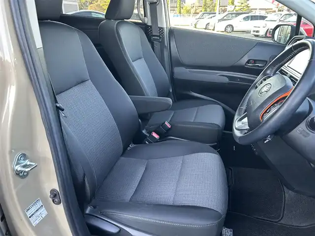 トヨタ シエンタ ハイブリッド ファンベースG 栃木県 2020(令2)年 5.5万km ベージュ トヨタセーフティセンス/・プリクラッシュセーフティ/・レーンディパーチャーアラート/・オートマチックハイビーム/・パーキングサポートブレーキ/・先行車発進お知らせ機能/・クリアランスソナー/純正SDナビ/・フルセグTV/・CD/DVD/BT/・SD/AM.FM/パノラミックビューモニター/ビルトインETC/純正ドライブレコーダー/両側電動スライドドア/クルーズコントロール/ステアリングヒーター/革巻きステアリング/ステアリングスイッチ/D/N席シートヒーター/スマートキー×２/プッシュスタート/LEDヘッドライト/フォグランプ/オートライト/純正フロアマット/純正ドアバイザー/横滑り防止システム/電動格納ウィンカーミラー