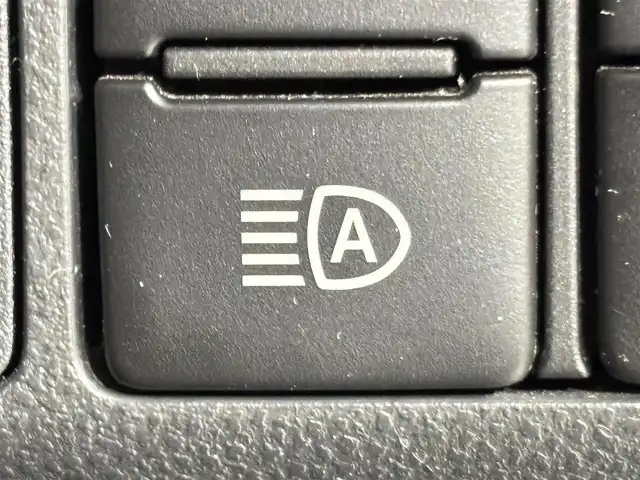 ダイハツ キャスト アクティバ X リミテッド SAⅢ 愛知県 2018(平30)年 7.5万km パールホワイトⅢ 純正ナビ　/(FM/AM/SD/フルセグTV//衝突軽減ブレーキ/シートヒーター　/ビルトインＥＴＣ　/バックカメラ　/オートマチックハイビーム　/アイドリングストップ　/ドライブレコーダー　/盗難防止　/プッシュスタート/　　-スマートキー　/横滑り防止　/純正フロアマット/アクセサリーソケット