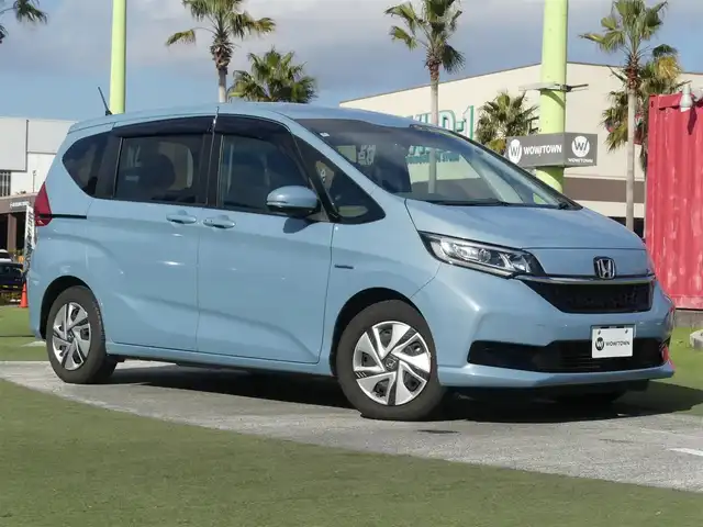ホンダ フリード ハイブリット G ホンダセンシング 千葉県 2020(令2)年 2.8万km シーグラスブルーパール ホンダセンシング/・衝突軽減ブレーキ（CMBS）/・車線維持支援システム（LKAS）/・アダプティブクルーズコントロール（ACC）/・後方誤発進抑制機能/・誤発進抑制機能/両側パワースライドドア/前席シートヒーター/純正メモリーナビ/地デジTV/【DVD/CD再生機能　Bluetooth接続】/バックカメラ/ドライブレコーダー（前後撮影）/ETC/LEDヘッドライト/ウインカーミラー/リアコーナーセンサー/サイド/カーテンエアバッグ/Honda スマートキー