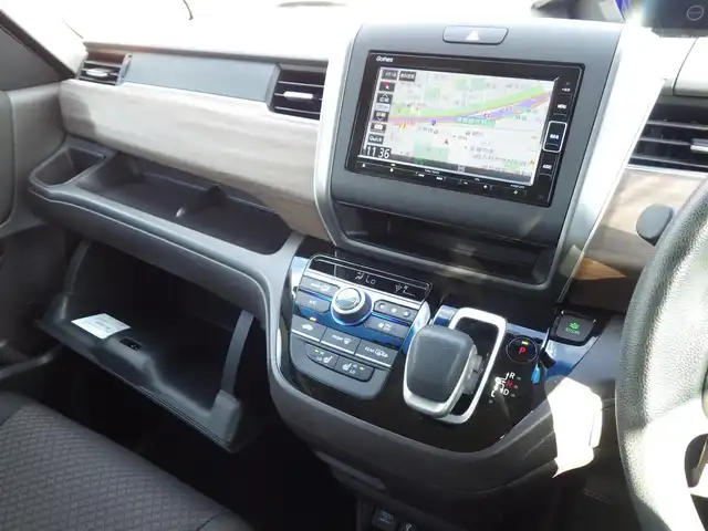 ホンダ フリード ハイブリット G ホンダセンシング 千葉県 2020(令2)年 2.8万km シーグラスブルーパール ホンダセンシング/・衝突軽減ブレーキ（CMBS）/・車線維持支援システム（LKAS）/・アダプティブクルーズコントロール（ACC）/・後方誤発進抑制機能/・誤発進抑制機能/両側パワースライドドア/前席シートヒーター/純正メモリーナビ/地デジTV/【DVD/CD再生機能　Bluetooth接続】/バックカメラ/ドライブレコーダー（前後撮影）/ETC/LEDヘッドライト/ウインカーミラー/リアコーナーセンサー/サイド/カーテンエアバッグ/Honda スマートキー