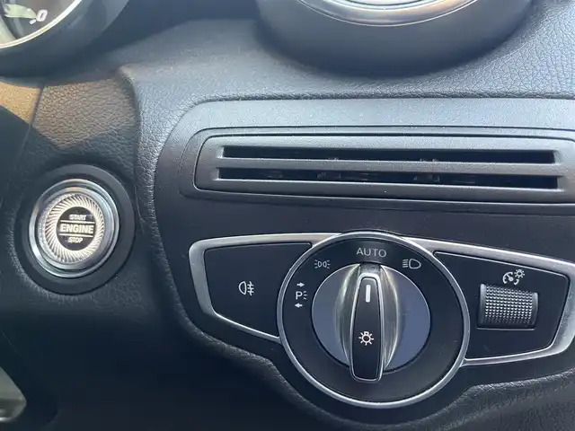 メルセデス・ベンツ ＧＬＣ２２０ d 4マチック AMGライン 栃木県 2020(令2)年 6.7万km グレー レーダーセーフティパッケージ/スライディングサンルーフ/ハーフレザー/パワーシート/全席シートヒーター/ナビ/フルセグTV/全方位カメラ/ETC/アンビエントライト/ACC/レーンキープアシスト/ブラインドスポット/パークトロニック/ワイヤレスチャージ/ドライブレコーダー/パワーテールゲート/LEDヘッドライト