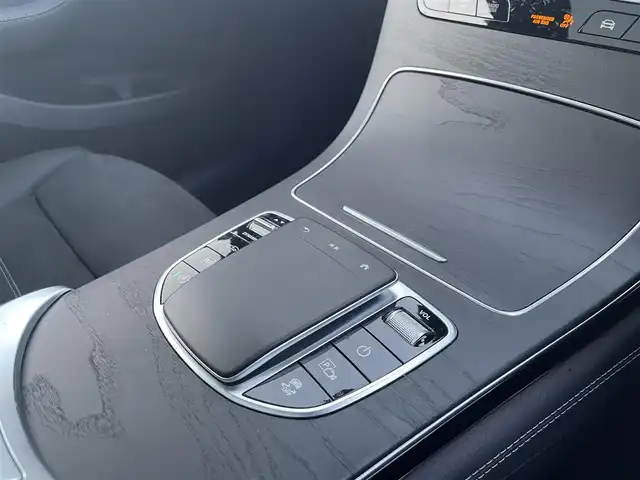 メルセデス・ベンツ ＧＬＣ２２０ d 4マチック AMGライン 栃木県 2020(令2)年 6.7万km グレー レーダーセーフティパッケージ/スライディングサンルーフ/ハーフレザー/パワーシート/全席シートヒーター/ナビ/フルセグTV/全方位カメラ/ETC/アンビエントライト/ACC/レーンキープアシスト/ブラインドスポット/パークトロニック/ワイヤレスチャージ/ドライブレコーダー/パワーテールゲート/LEDヘッドライト